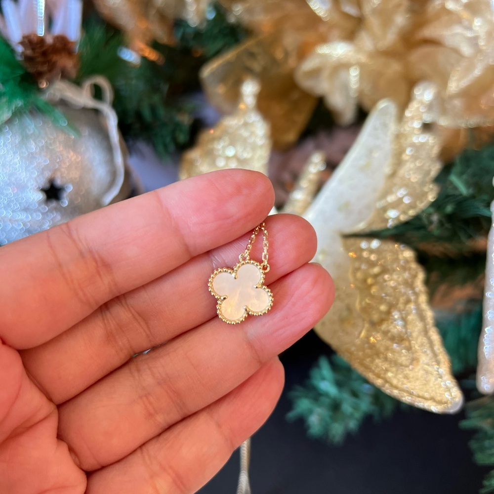 Alhambra Style Necklace in 18K GP - Mother of Pearl Pendant/Each